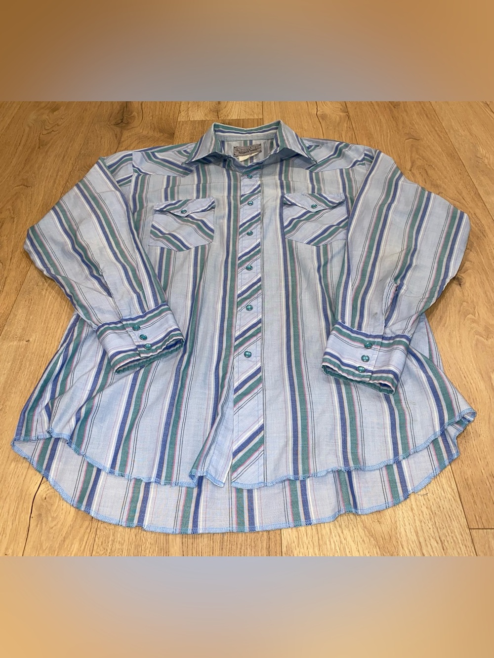VTG Casual Light Blue Striped Long-Sleeve Button-Down Shirt
